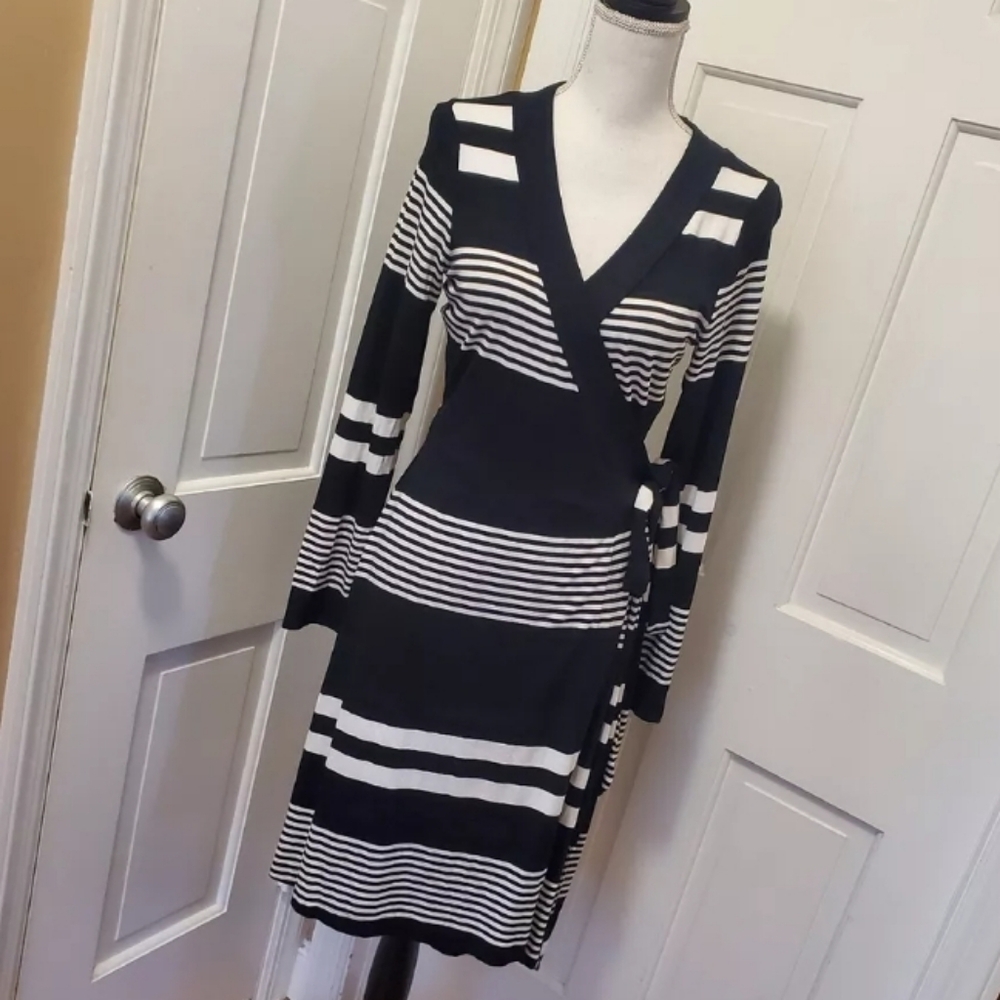 Banana Republic NWT Wrap Around Dress Black & White Medium